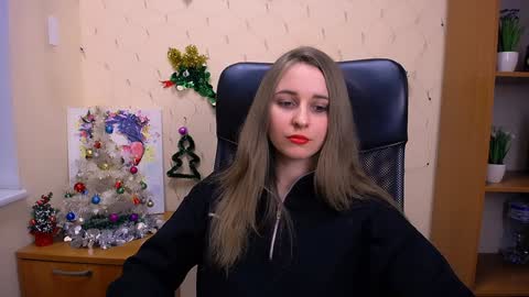 Snapshot of _nicole_new chatting on 12.30.24 Nica online show from 12.30.24