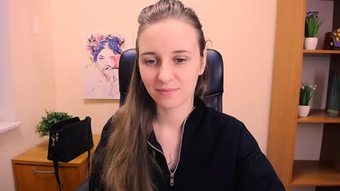 Snapshot of _nicole_new chatting on 01.18.25 Nica online show from 01.18.25