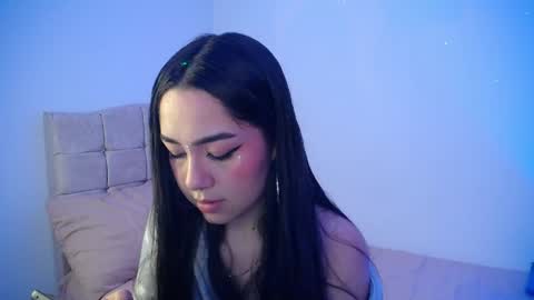 Paris online show from 04.15.26