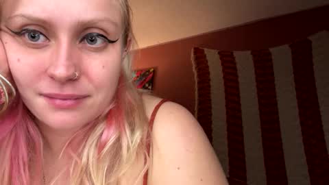 Snapshot of _peaceoutgirlscout_ chatting on 10.13.25 _peaceoutgirlscout_ online show from 10.13.25