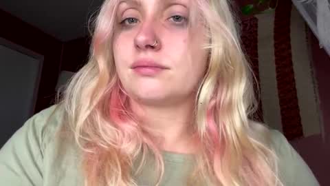 Snapshot of _peaceoutgirlscout_ chatting on 10.17.25 _peaceoutgirlscout_ online show from 10.17.25