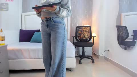 Snapshot of _peach1_ chatting on 05.15.26 peach1 online show from 05.15.26