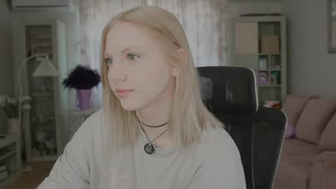 Snapshot of _penisflytrap_ chatting on 05.22.26 Viktoria online show from 05.22.26