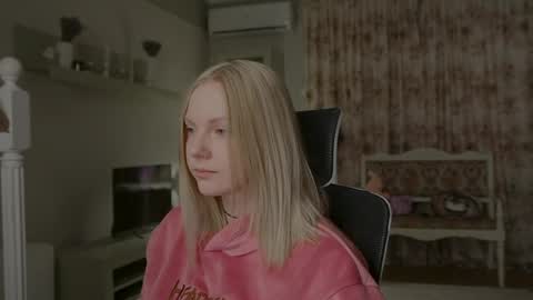 Snapshot of _penisflytrap_ chatting on 05.31.26 Viktoria online show from 05.31.26
