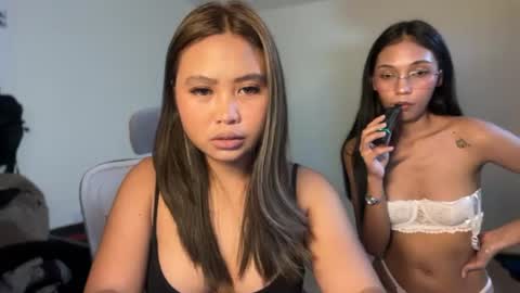Snapshot of _petitechloe chatting on 07.18.26 _petitechloe online show from 07.18.26