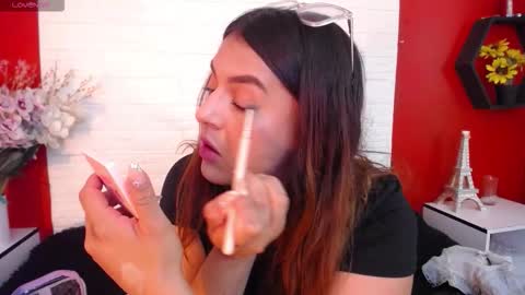 Laura online show from 10.17.25