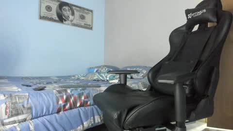 Snapshot of _poseidon1_ chatting on 12.19.24 Poseidon online show from 12.19.24