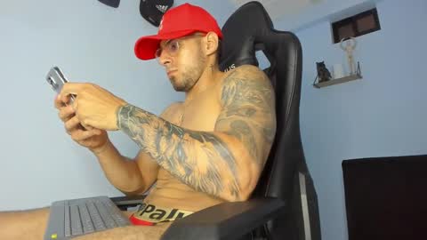 Snapshot of _poseidon1_ chatting on 03.01.25 Poseidon online show from 03.01.25