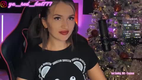 Snapshot of _red_hat_7 chatting on 11.26.25 -RED HAT- online show from 11.26.25