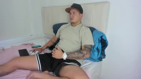 Snapshot of _robertobaggio chatting on 12.05.24 Roberto online show from 12.05.24