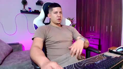 Snapshot of _robertobaggio chatting on 03.01.25 Roberto online show from 03.01.25