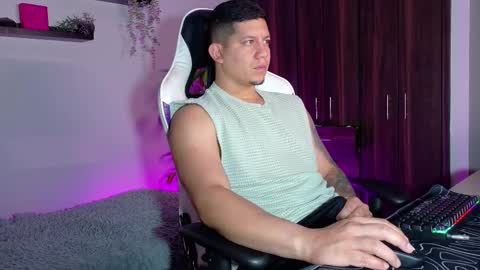Snapshot of _robertobaggio chatting on 09.19.25 Roberto online show from 09.19.25