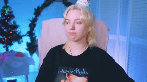 Snapshot of _rockstone_ chatting on 12.22.24 Rock stone online show from 12.22.24