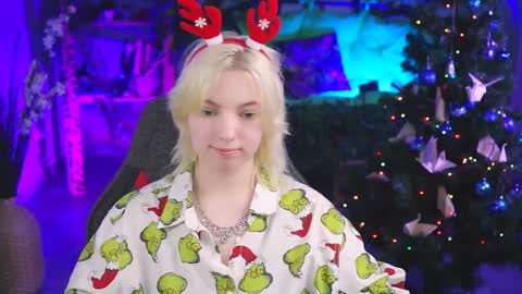 Snapshot of _rockstone_ chatting on 12.25.24 Rock stone online show from 12.25.24