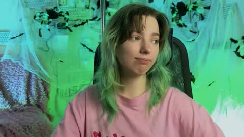 Snapshot of _rockstone_ chatting on 10.27.25 Rock stone online show from 10.27.25