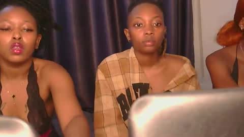 Snapshot of _roxxana chatting on 05.18.26 Roxxana online show from 05.18.26