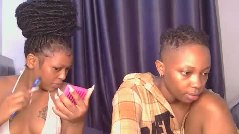 Snapshot of _roxxana chatting on 05.19.26 Roxxana online show from 05.19.26