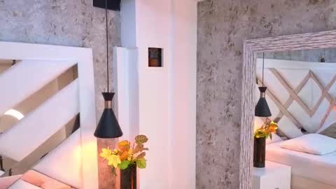 Snapshot of _saara_evans_ chatting on 09.08.25 Sara online show from 09.08.25