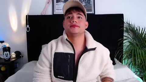 Snapshot of _sam25_ chatting on 11.27.25 Sam online show from 11.27.25