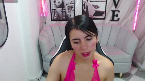 Snapshot of _samantha_b chatting on 01.04.25 Samantha online show from 01.04.25