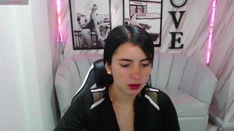 Snapshot of _samantha_b chatting on 01.08.25 Samantha online show from 01.08.25