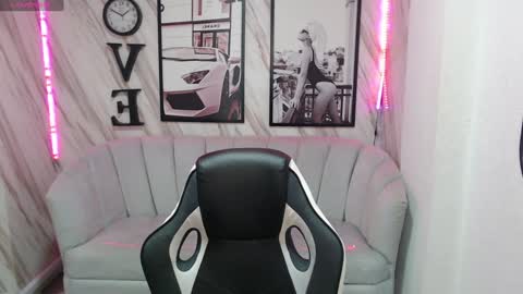 Snapshot of _samantha_b chatting on 01.19.25 Samantha online show from 01.19.25