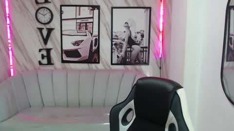 Snapshot of _samantha_b chatting on 01.27.25 Samantha online show from 01.27.25