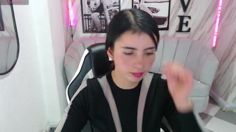 Snapshot of _samantha_b chatting on 02.04.25 Samantha online show from 02.04.25