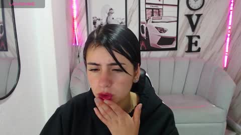 Snapshot of _samantha_b chatting on 03.05.25 Samantha online show from 03.05.25