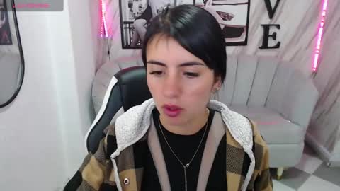 Snapshot of _samantha_b chatting on 03.07.25 Samantha online show from 03.07.25
