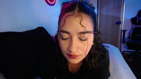 Snapshot of _santalove_ chatting on 01.05.25 SantaLove online show from 01.05.25