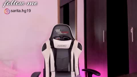 Snapshot of _sara_hernandez chatting on 01.14.25 Sara intagram online show from 01.14.25