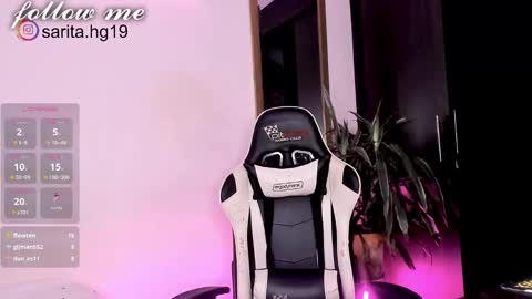 Snapshot of _sara_hernandez chatting on 02.13.25 Sara intagram online show from 02.13.25