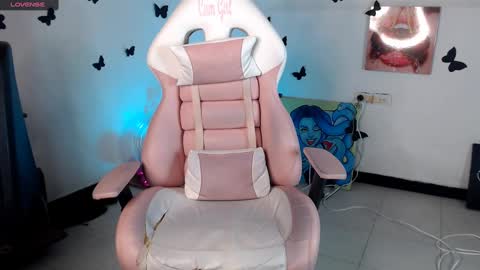 Snapshot of _serendepia_ chatting on 02.21.25 Serendipia online show from 02.21.25