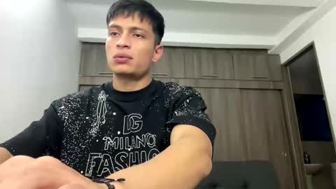 Juan Pablo-independent model online show from 02.15.26