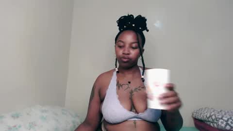 Snapshot of _sexysquirter chatting on 11.28.25 _sexysquirter online show from 11.28.25