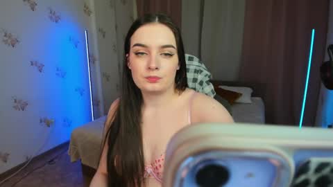 Snapshot of _shy_jenny_ chatting on 05.14.26 Shy Jenny online show from 05.14.26