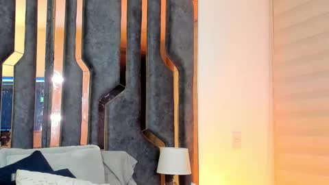 Snapshot of _silvia_vega_ chatting on 11.27.25 _silvia_vega_ online show from 11.27.25