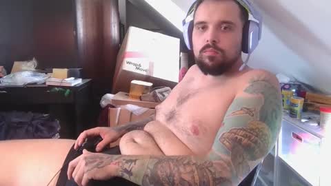 _smiley_bear27 online show from 10.15.25