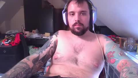 _smiley_bear27 online show from 11.12.25