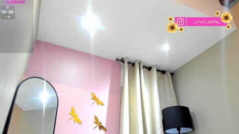 Snapshot of _sofia_cruz chatting on 02.02.25 640 200 online show from 02.02.25