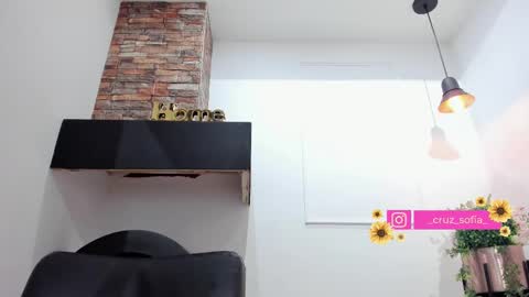 Snapshot of _sofia_cruz chatting on 03.11.25 640 200 online show from 03.11.25