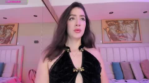 Snapshot of _sofia_cruz chatting on 09.18.25 640 200 online show from 09.18.25