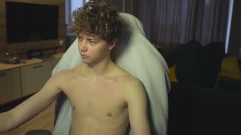 OLIVERpvt is open online show from 02.18.25