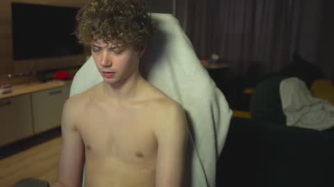 OLIVERpvt is open online show from 03.01.25