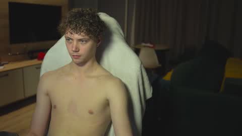 OLIVERpvt is open online show from 03.05.25