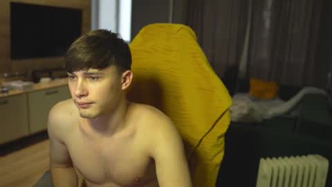 OLIVERpvt is open online show from 09.15.25