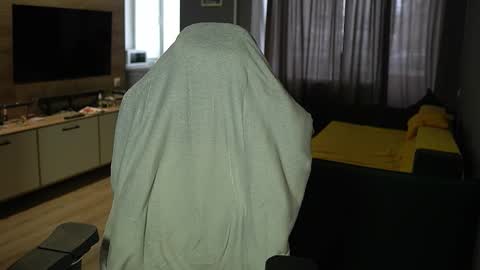 OLIVERpvt is open online show from 02.03.26