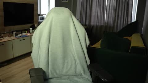 OLIVERpvt is open online show from 03.20.26