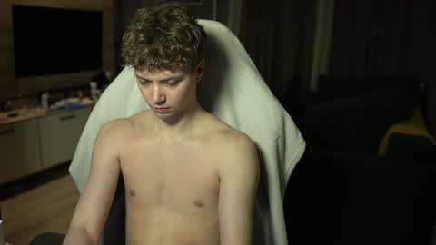 OLIVERpvt is open online show from 03.21.26